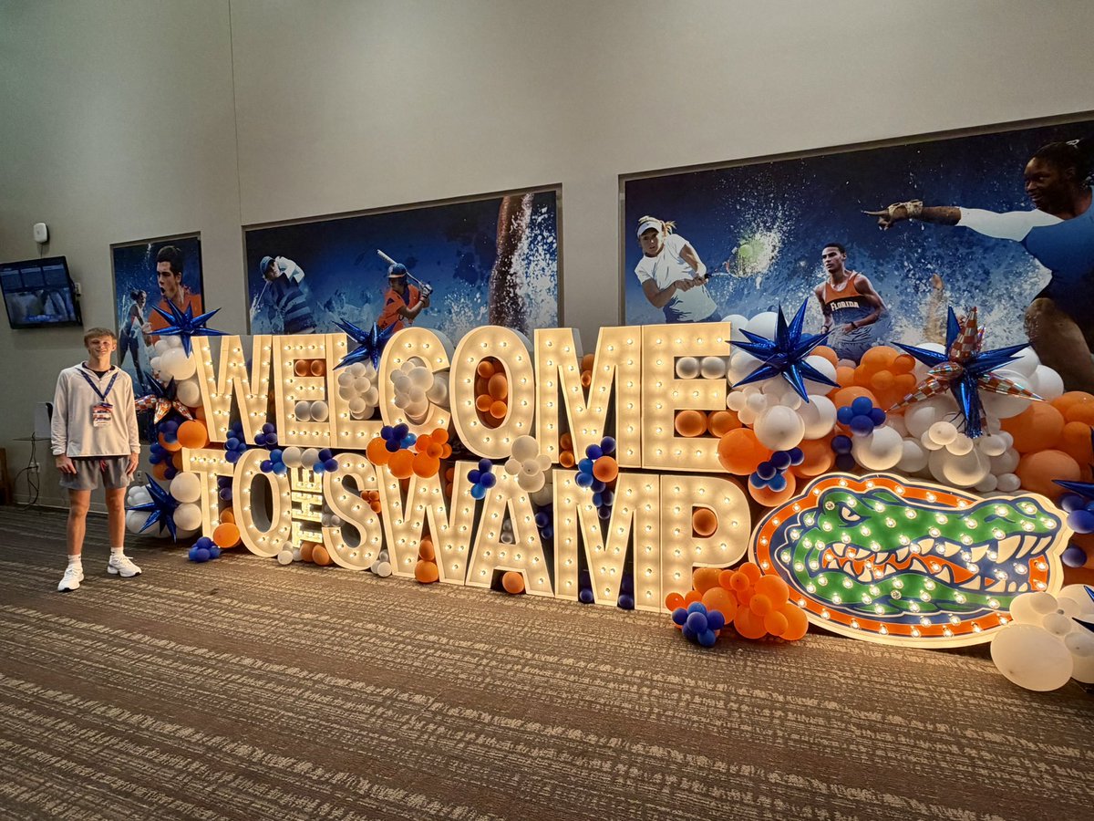 LVGarrett07's tweet photo. Appreciate the visit @GatorsFB and @coachE_55 
2030 QB. @DoggsFootball  @rdgarrett2  @ThrowItDeep https://t.co/Q4yNrelYJR