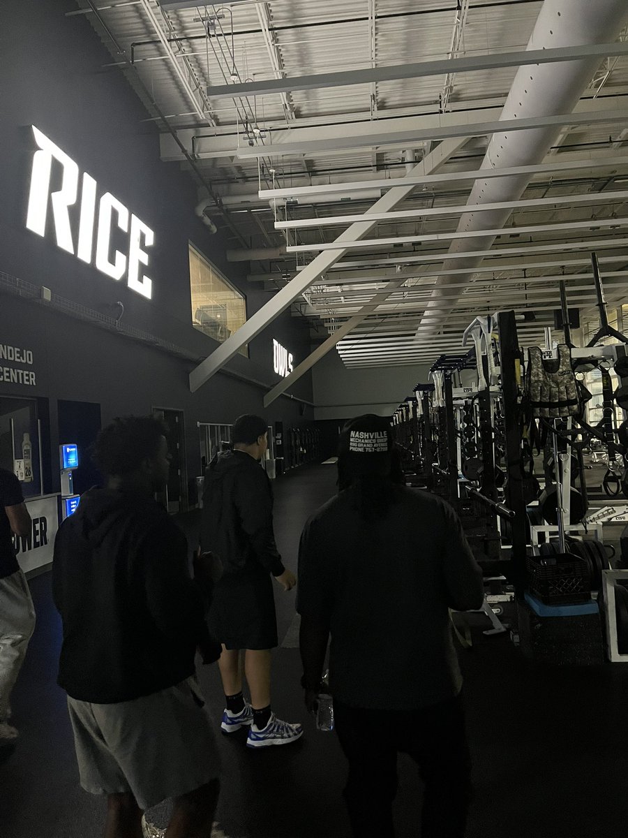Treynellrivers's tweet photo. Blessed to spend game day at Rice 🦉 Appreciate the opportunity and the coaches for having me out. The work don’t stop. #AGTG @CoachRasheed @CoachChadJ @HURDjunior @CoachMWash @ReggieBrown59 https://t.co/c2gM2KNved