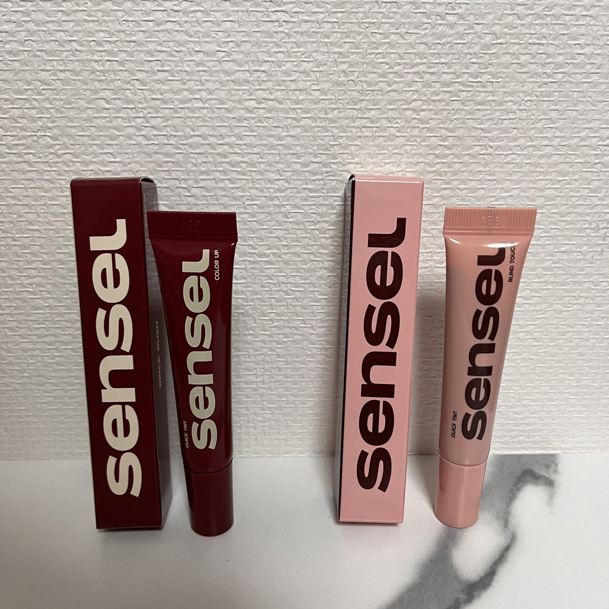 jgofea_'s tweet photo. #SENSEL #センセル
#クイックティント💄
サッと塗るだけで、みずみずしく軽いテクスチャーで自然に色づいて忙しい朝にもぴったり
ベタつきにくく唇にもチークにも使える！
発色も自然で重ねると好みの濃さに調整できる
ポケットに入れて持ち歩きやすいサイズ感も🙆‍♀️

#韓国コスメ #ティントおすすめ #PR https://t.co/NtolvIT5WW