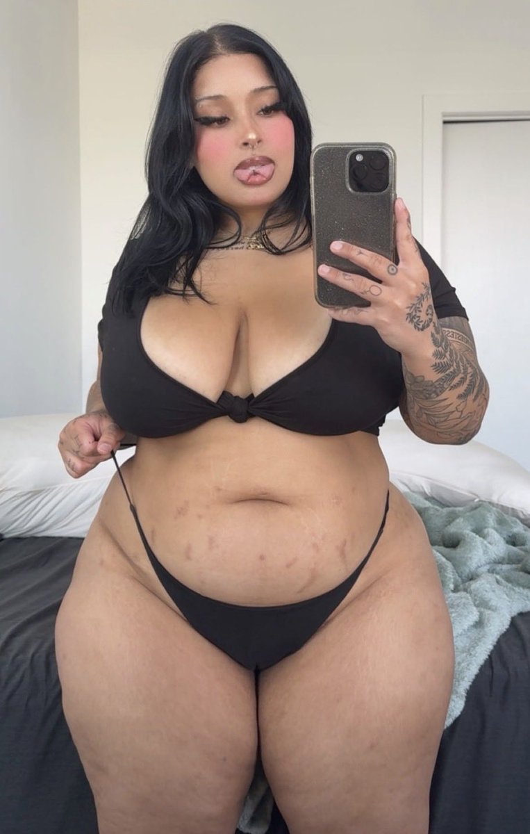 arithesuccubus_'s tweet photo. thiccc https://t.co/DTNGOaRlwM
