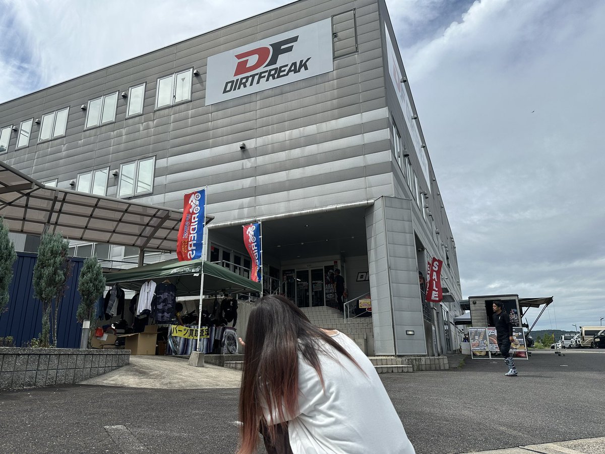 rusia7fd3s's tweet photo. 美女居た‼️
#Dartfreak https://t.co/bJPxvntNVD