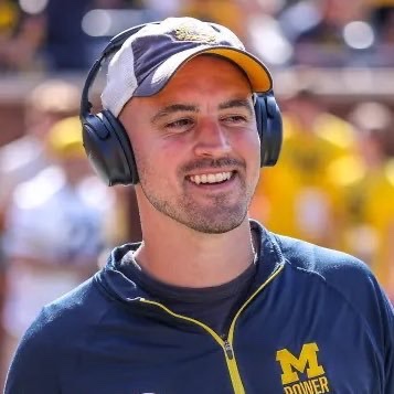 Deadspin's tweet photo. The clock operator in Ann Arbor tonight https://t.co/H4eWJi0o9M