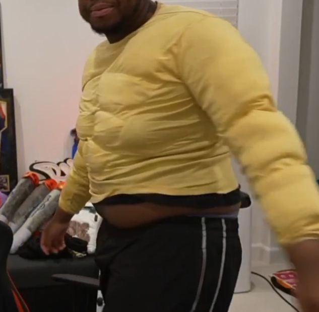 BapsyBAU's tweet photo. looking fat in a muscle suit is crazy. https://t.co/nLJ22mteKk
