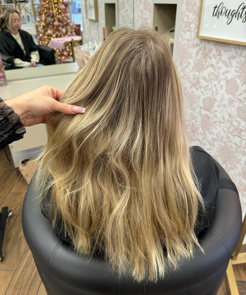 Formiga_1's tweet photo. Blonde refresh and chop! Only a few openings before Christmas. Call or DM to book your appointment: 973-838-1556 https://t.co/kJCfVi8gv5