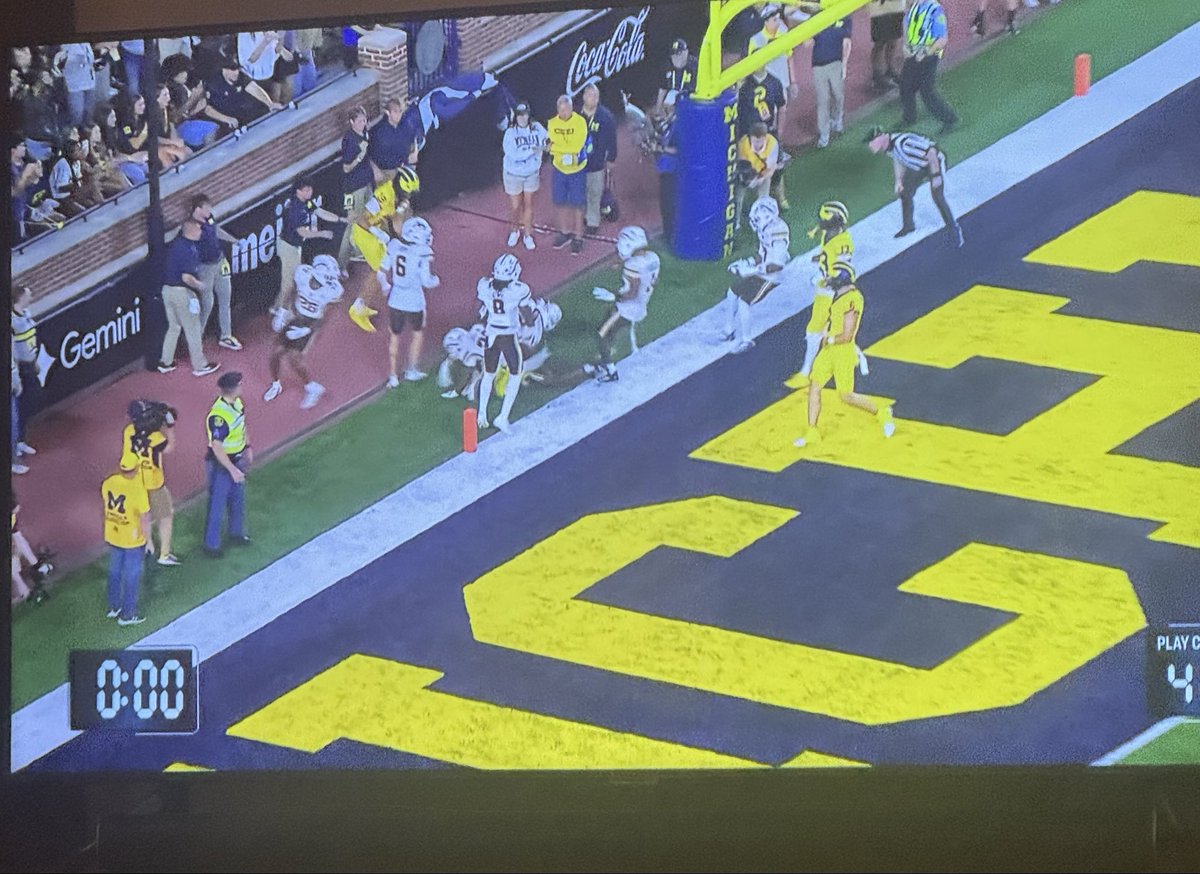 GaffneyFootball's tweet photo. And we know what we saw @Big10Footballl follow the money……..Congratulations @WMU_Football on your Victory in the Big House! Everyone knows what happened. https://t.co/9CeIJjVJbn
