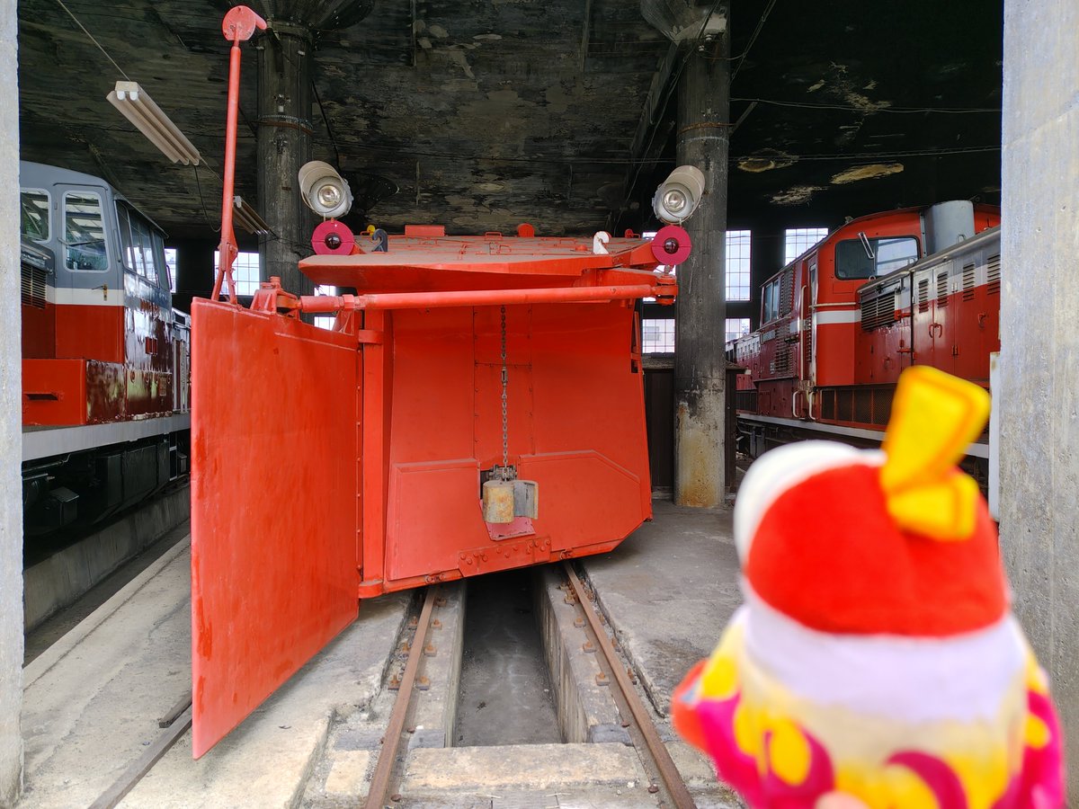 LQS5hz8NqQmMDWj's tweet photo. 津山まなびの鉄道館に行ってきたホゲ🚂
転車台かっこいいー！
ラッセル車が🦀みたいでかわいいホゲ〜 https://t.co/p372cO9YOU