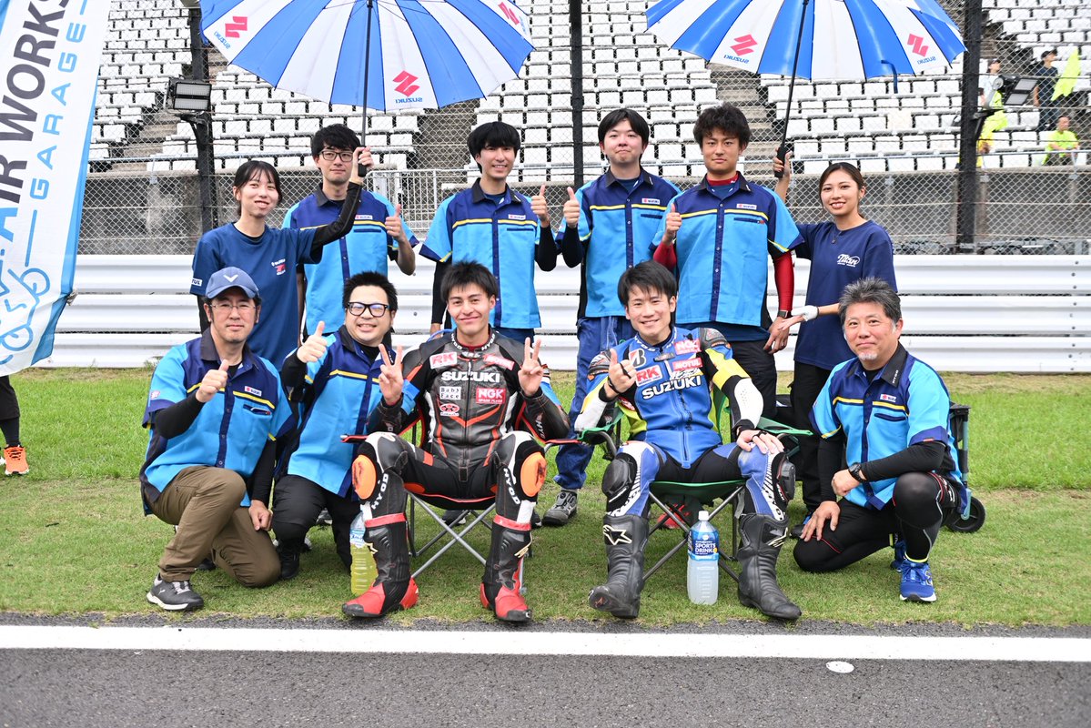 HamamatsuTitan's tweet photo. れいれいコンビスタートしました！
まずは、川口選手🔥

youtubeでライブあります📺

https://t.co/IMKjoT9FHC

#浜松チームタイタン #4耐 #鈴鹿 #suzuki https://t.co/p9SGZYi4CB