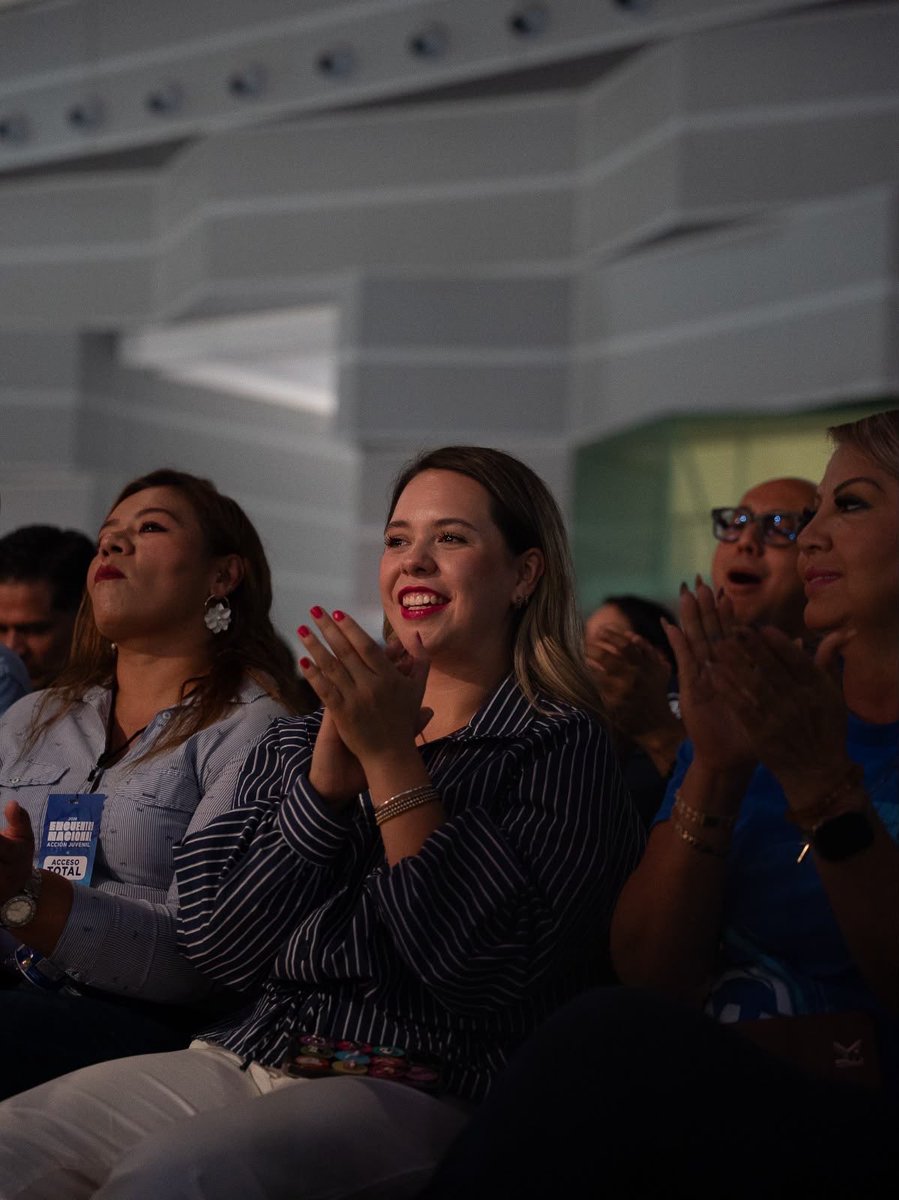 JorgeRoHe's tweet photo. México tiene una generación que no se conforma, que sueña en grande y que está lista para construir un mejor futuro. 🇲🇽💙

Nunca dejen de creer en ustedes, en sus ideas y en todo lo que juntos podemos lograr. Cuenten siempre con su partido y conmigo para hacer realidad ese México que queremos. ¡Vamos con todo! 🙌🏻

#AcciónJuvenil #EncuentroNacional #PatriaFamiliaYLibertad