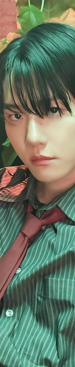 candybaek506's tweet photo. Pineapple slices, 백현 https://t.co/8q8dEFVYVE