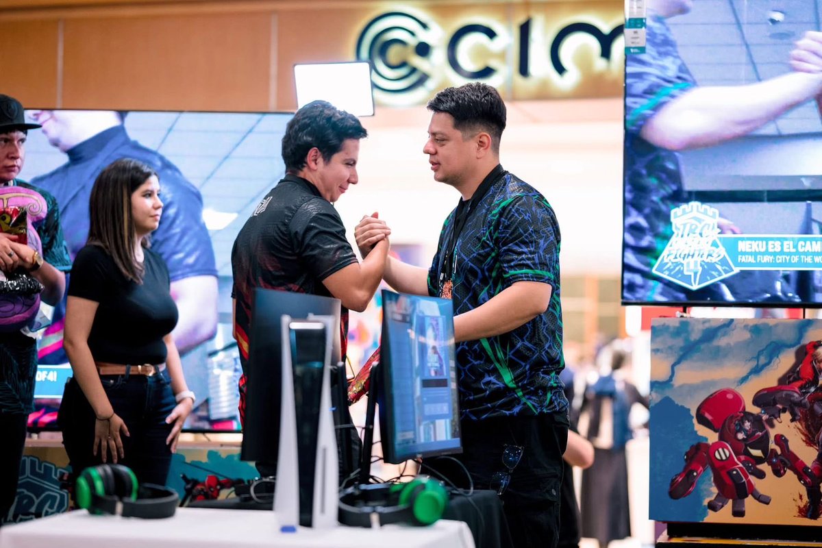 urezss's tweet photo. Let’s go to malasya my dear partner @Neku_FGC  and congrats to @LeoDecko 

#ffcotw #ff_cotw
@snk_esports_hub https://t.co/UMVwjRfIcW