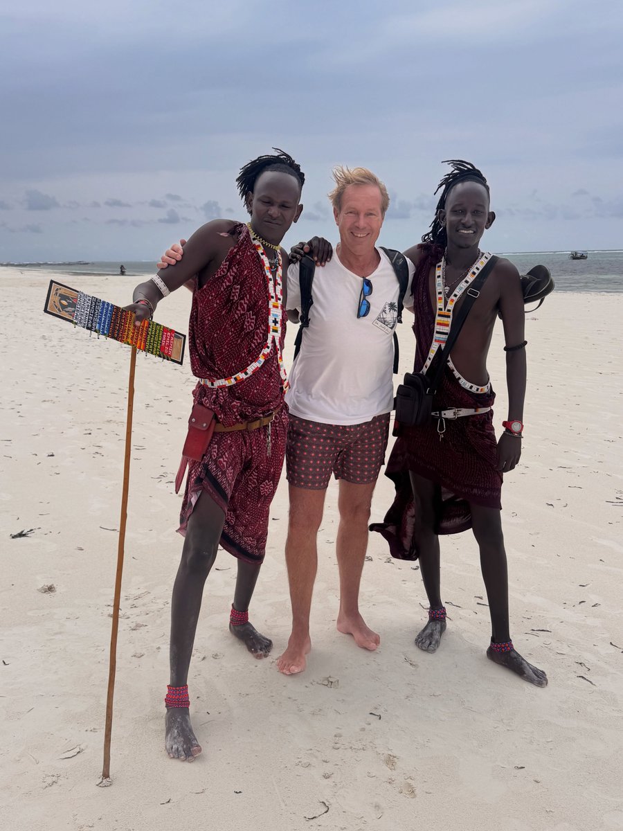 elifnalan1's tweet photo. Beach day jumps with amazing people in Zanzibar. https://t.co/5MYnym39Yn