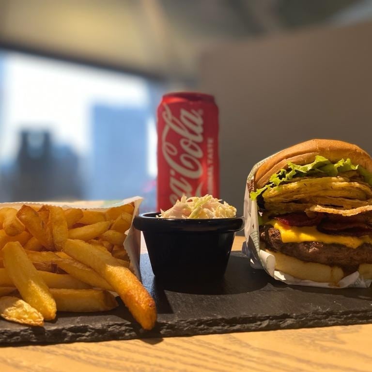 Webmarketconsul's tweet photo. Burgerhood: 25% off until 31 Dec for dine-in and takeaway. Fresh, healthy, homecrafted burgers. Call 02 4499990. https://t.co/BmJXZeviOE