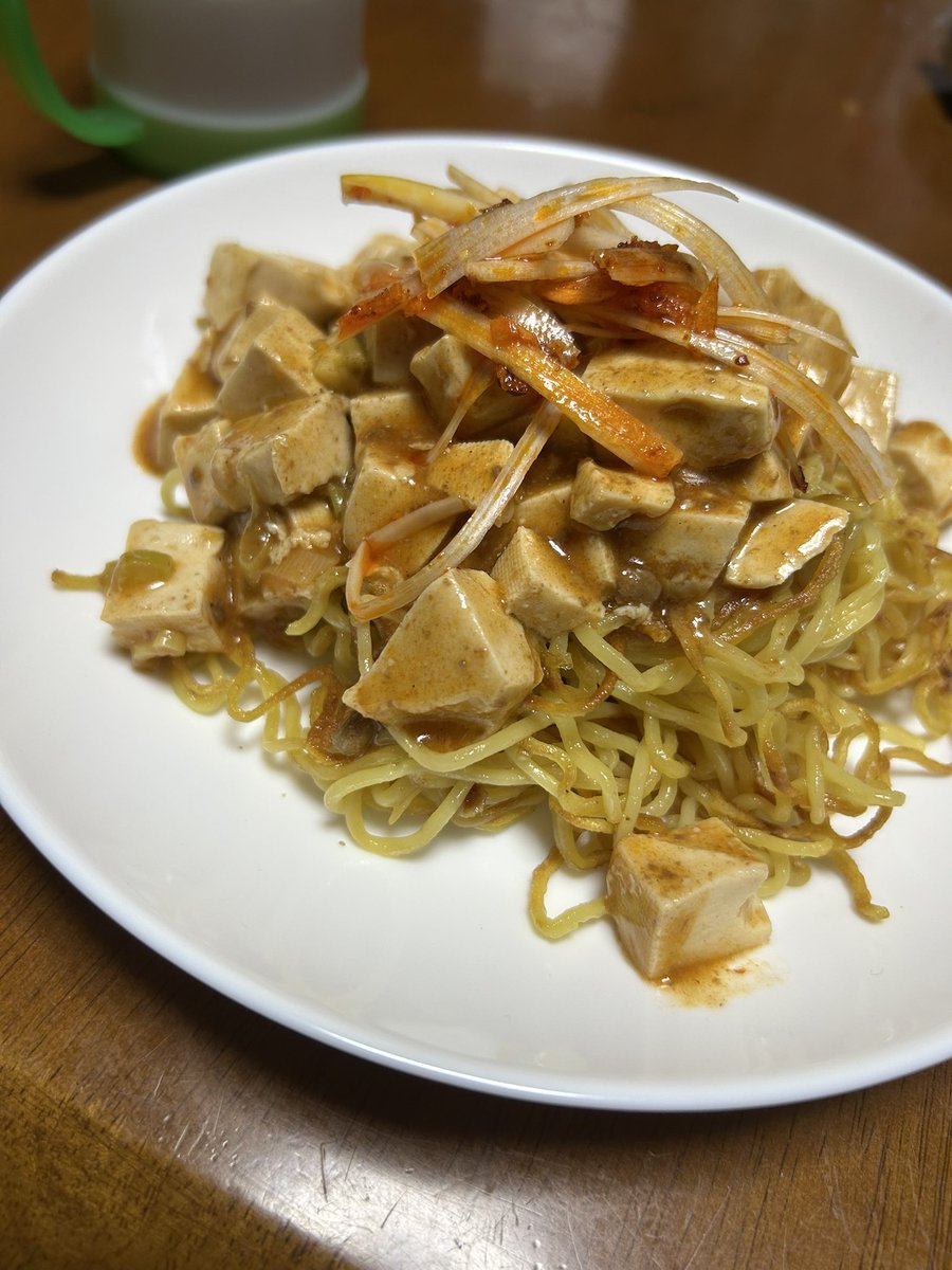48LieZombie's tweet photo. 昨日の作りすぎた 麻婆豆腐を消費するべく
あんかけ焼きそば風ですね https://t.co/q0WrxhhN4B