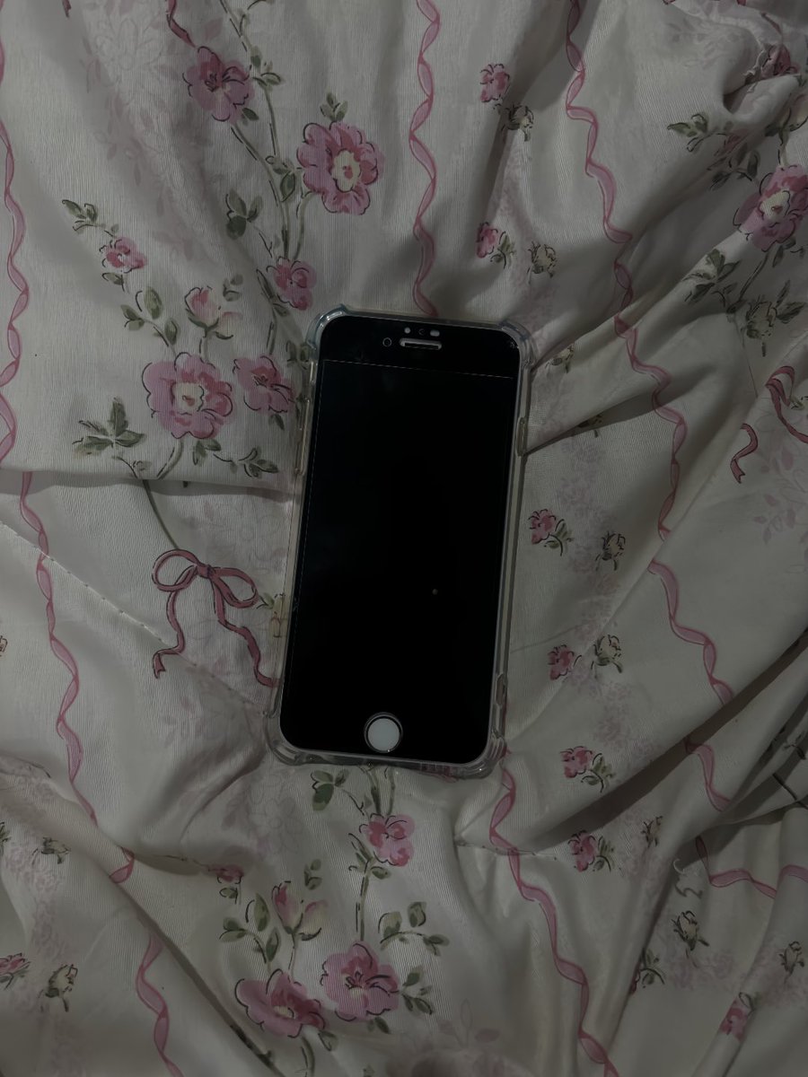 summerpilay's tweet photo. iPhone 6 32gb gold ฟิล์มหน้าจอสีดำ
       1050 รวมส่ง🪷

♡ เบต้าแบต 81%
♡ สแกนนิ้วได้, ไม่ติด icould, airdrop, เครื่องปกติหมด

            นัดรับกรุงเทพ🧘🏻‍♀️🧃

#ส่งต่อโทรศัพท์ #ไอโฟน6 #โทรศัพท์มือสอง #ไอโฟนมือสอง https://t.co/vDWrJ8hCSv
