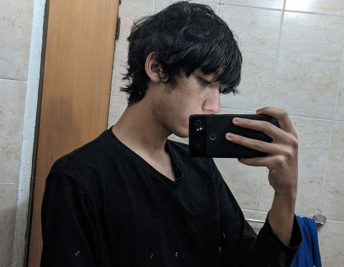 _Built4blame_'s tweet photo. Foto recién bañado, con el cabello mojado, con los ojitos tristes y sin afeitarme pq me dió pereza https://t.co/BJpZvJ3s5M