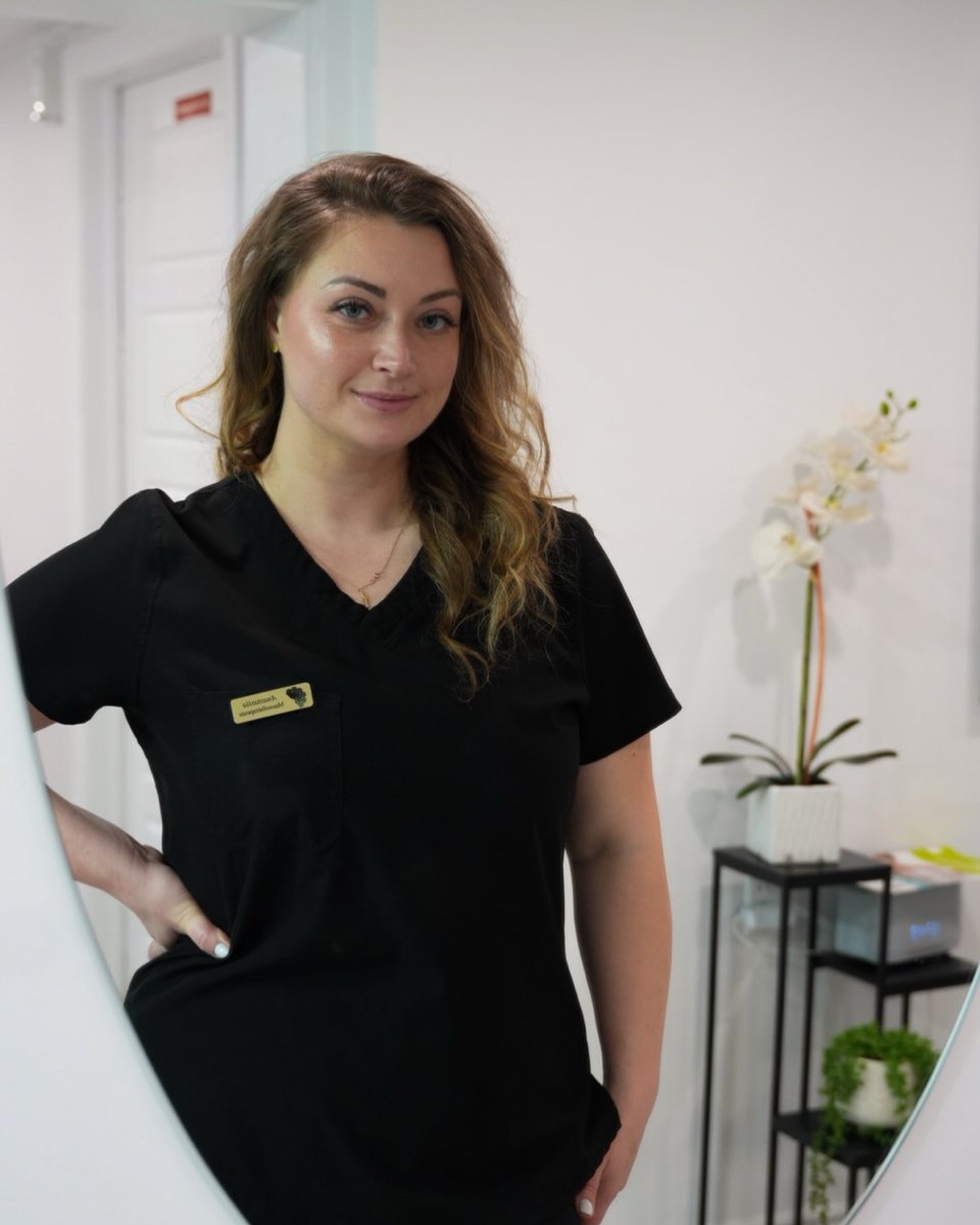 Turnedbertie's tweet photo. It’s me, your massage therapist. Trust my hands. https://t.co/z7MKxJPVJ4
