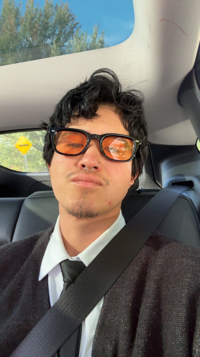 0liver_dude's tweet photo. who up piercing they veil rn https://t.co/8W3R5xMQlF