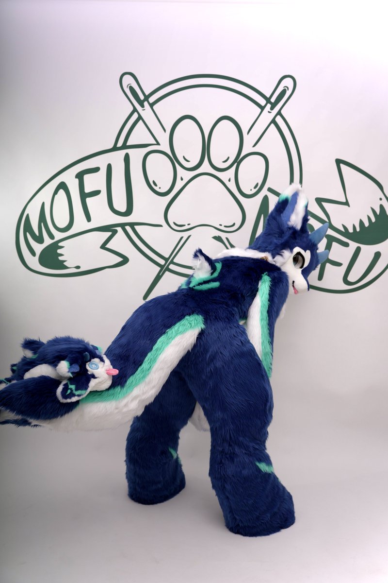 MofuMofuFursuit's tweet photo. [FP series - 琉麟］

「……咦咦？」

這裡是哪裡？你……你是？

我叫做琉麟，是一隻從海裡來的魚龍！
你看！你看！這個是我的魚鰭！

這個世界好廣闊……

你願意陪我一起冒險嗎？

我們不用知道目的地，
只要一直往前走，
一定會遇見有趣的故事。

「走吧！一起去看看這個世界！」 https://t.co/hR7qxpIeva