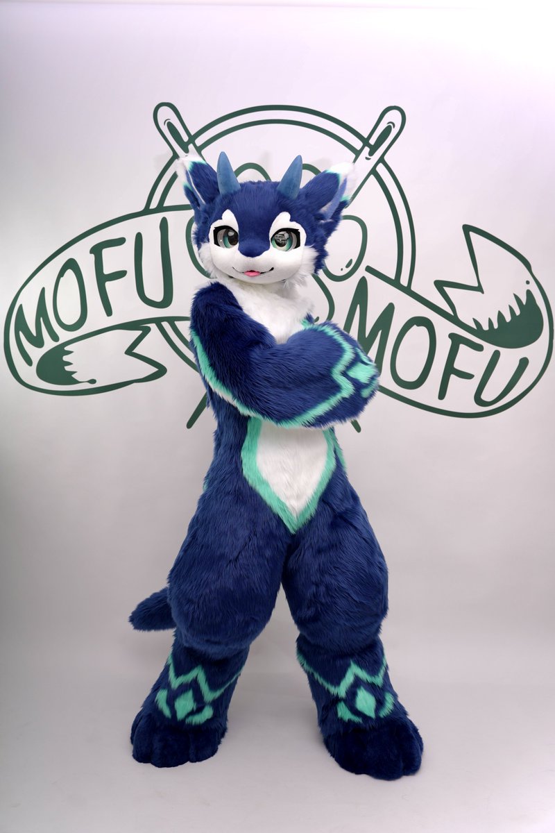MofuMofuFursuit's tweet photo. [FP series - 琉麟］

「……咦咦？」

這裡是哪裡？你……你是？

我叫做琉麟，是一隻從海裡來的魚龍！
你看！你看！這個是我的魚鰭！

這個世界好廣闊……

你願意陪我一起冒險嗎？

我們不用知道目的地，
只要一直往前走，
一定會遇見有趣的故事。

「走吧！一起去看看這個世界！」 https://t.co/hR7qxpIeva