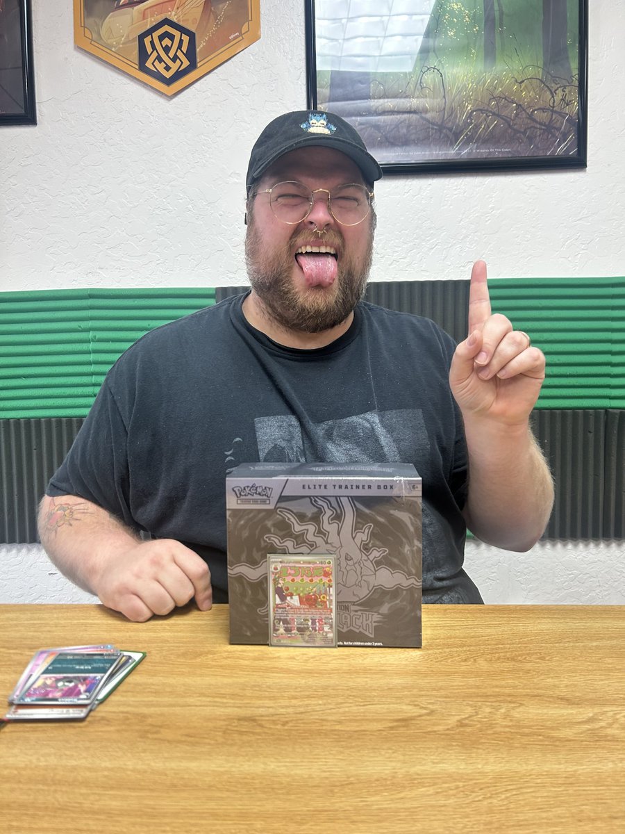 Gander_03's tweet photo. FIRST CHALLANGE WIN OF THE SEASON WITH FLEAD

W Eevee Box
W Pult
W Lillie Box (sorry wifey)
W ChickenPult

I will always be Fleads biggest believer 🍎🥁 https://t.co/OlGE71HpLR