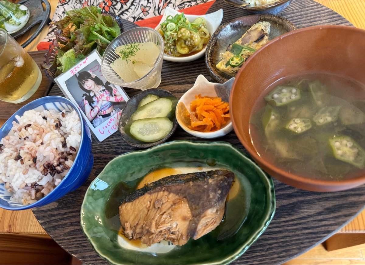 Energydrink_nom's tweet photo. 今日はランチに自然食の にゃん御膳を食べにきました♪小鉢はどれも仕事が丁寧で美味しいので、とても勉強になります♡
  #ももさぴえんす https://t.co/AEVMG6h0NY