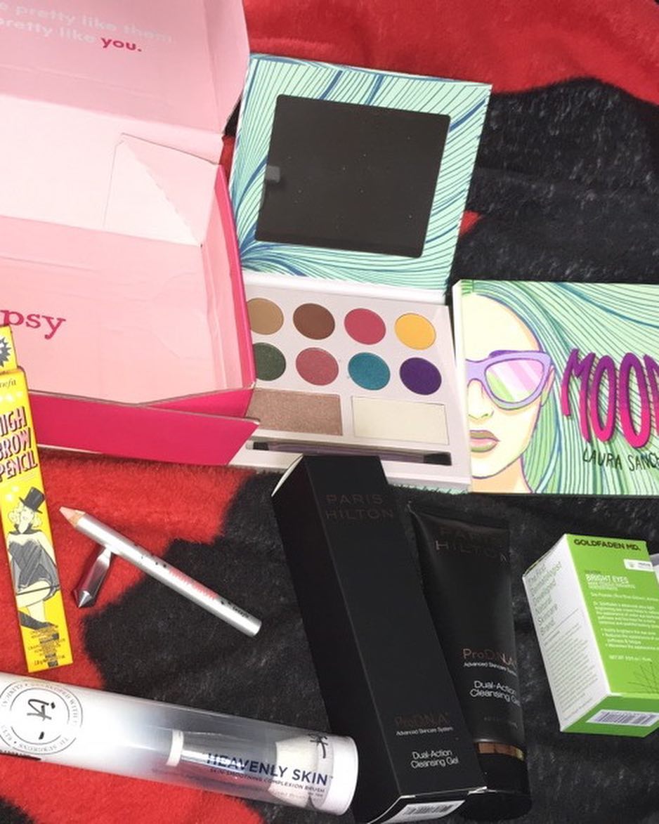 deeliesio's tweet photo. My first month receiving this, and I’m disappointed my two orders were charged but not shipped. It’s been frustrating trying to get answers. I was really looking forward to the palette and other items. Hopefully they still arrive. https://t.co/fwMizI4BGF