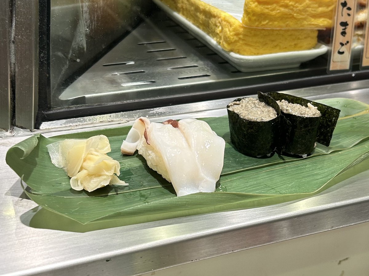 mm__oji's tweet photo. こないだむしゃくしゃしてお寿司を食べました🍣
めっちゃ食べた！！うまかった！！お寿司はいつでも食べたい🐟 https://t.co/eqhcZgJPxz