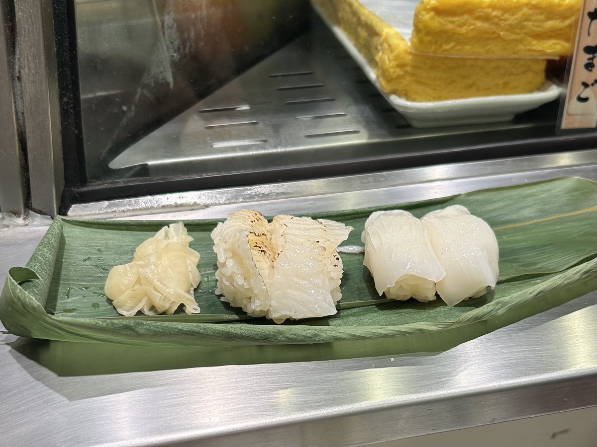 mm__oji's tweet photo. こないだむしゃくしゃしてお寿司を食べました🍣
めっちゃ食べた！！うまかった！！お寿司はいつでも食べたい🐟 https://t.co/eqhcZgJPxz
