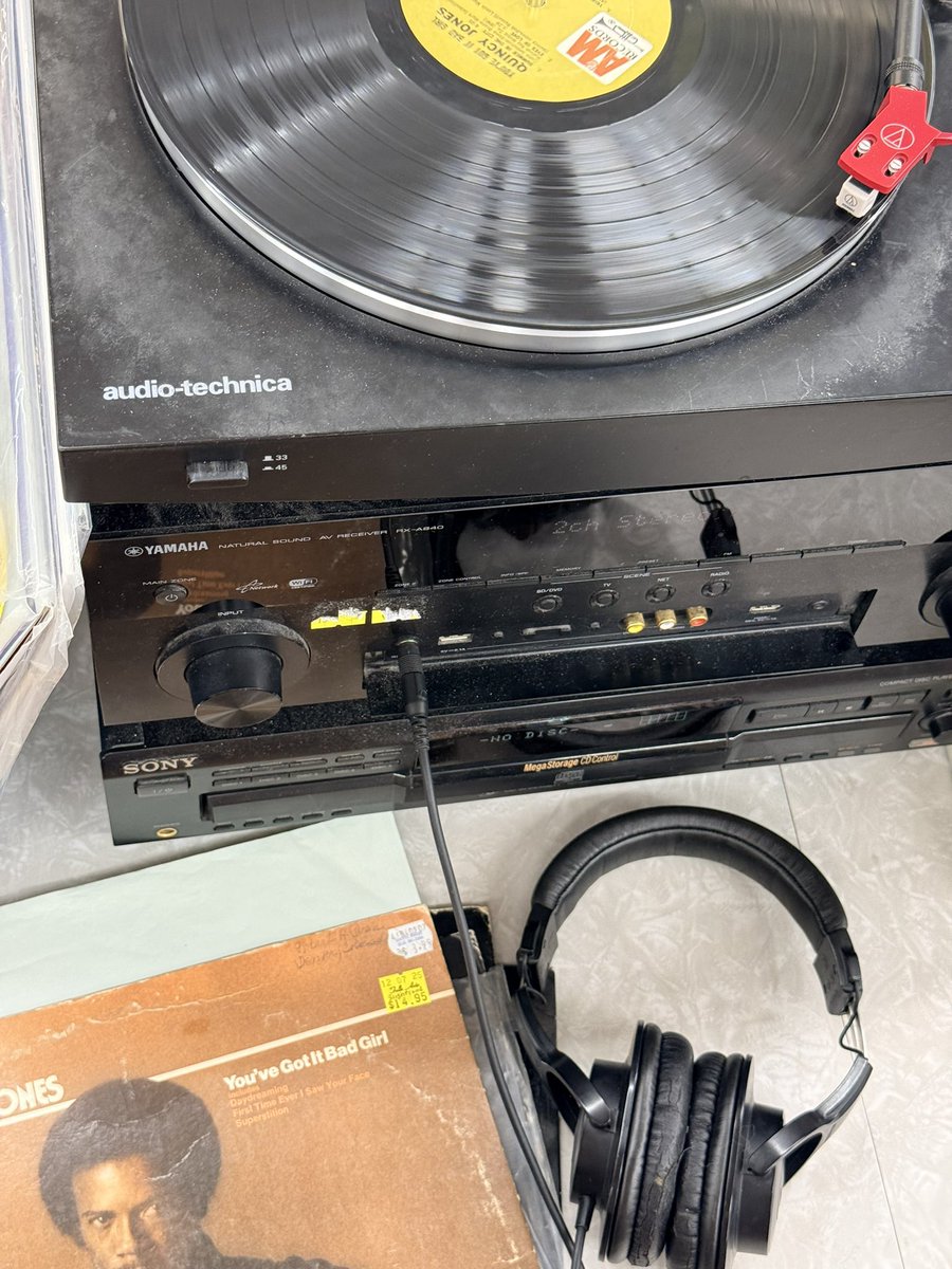 ShellzMello's tweet photo. recent record store pick ups https://t.co/1uA8zGRmhD