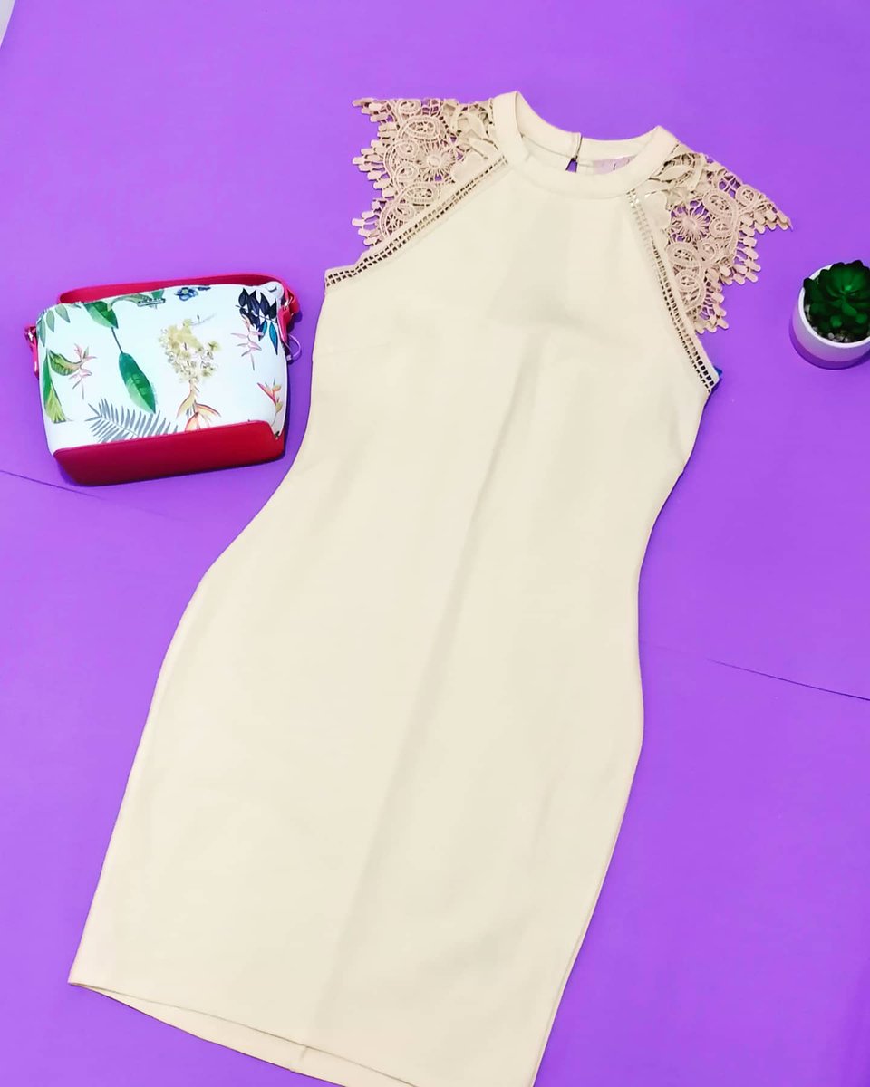 PauletteEdp6's tweet photo. Vestido stretch amarillo disponible en tallas CH, M y G. Regala o estrena bonito. Visítanos en Madero 57. Aceptamos tarjetas y realizamos envíos a todo México. https://t.co/9Q5O8jByFa
