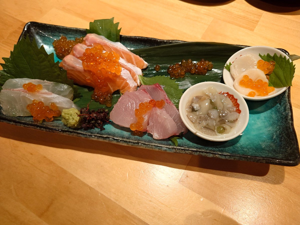 AMG_LSLS's tweet photo. 高松市と東京池袋にある「豚肉居酒屋 濃いめ」はお酒がグイグイ進む濃いめな味付けの絶品肉料理が楽しめるお店！🍖名物の「元祖!!骨付豚」や「痛風だし巻き」は必見🤤深夜3時まで営業しているので2軒目利用にも🍻👇
#濃いめ https://t.co/NiEz7Et9ES