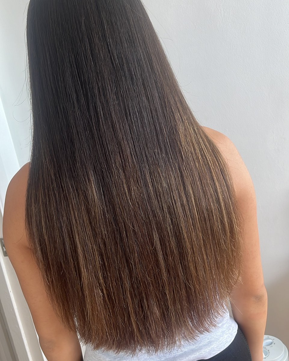 ColeneWeinzogl's tweet photo. Anti-frizz treatment for thick hair that cuts drying time, smooths blowouts, and fights humidity for up to 12 weeks. Suitable for most hair types and worth the 2. 5-3 hour appointment. https://t.co/YtEK50xN2V