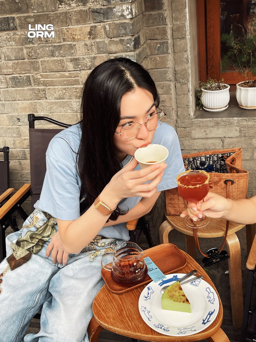 LingOrmCH3's tweet photo. รับ Coffee หรือ ตี๋ ดีจ๊ะพิจ๋า ☺️☕️

#หลิงหลิงคอง #LinglingKwong https://t.co/YPszKURZS4