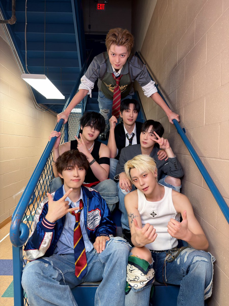 OmegaX_official's tweet photo. [📸]

2026 OMEGA X TOUR 'NO LIMIT' IN U.S. 🇺🇸

Thank you KANSAS CITY ! 💦

#OMEGA_X #오메가엑스 #OMEGA_X_NOLIMIT_TOUR https://t.co/B3kUH9bNVC