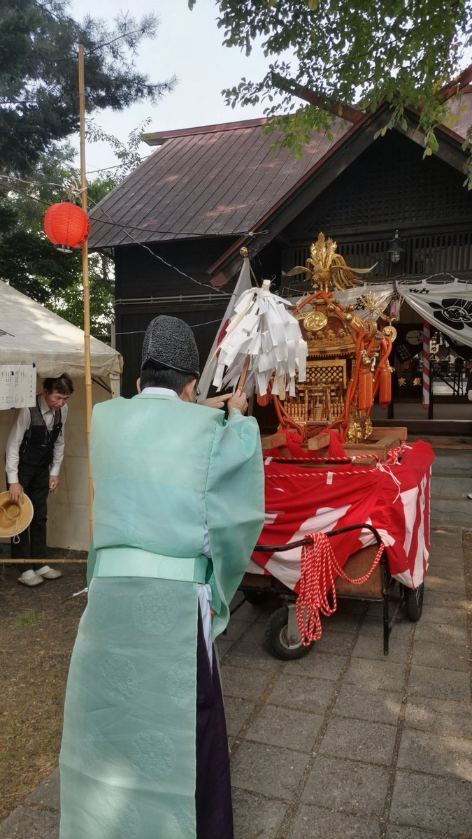 rabalaboratory2's tweet photo. この時期は お祭りが多いので、ウォーキングと相性よいよ。足首のリハビリにもなるよ。神輿に着いてって 歩数を稼ぐなら、担ぎ手に 回ればよい話か。 https://t.co/yF9pg1HUUH