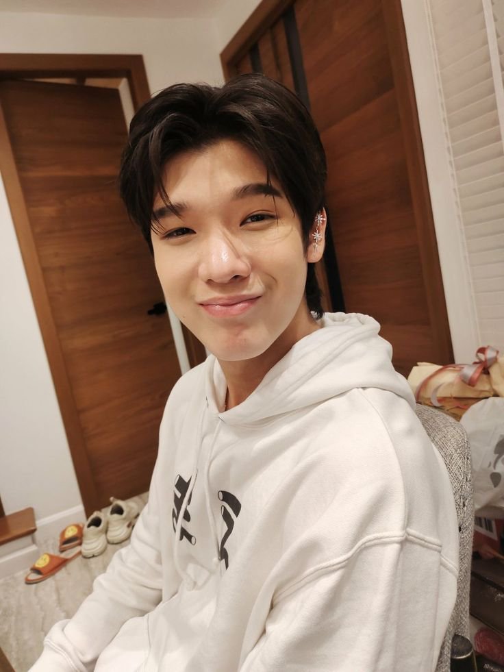 JimmyPhiliruk3's tweet photo. ✨✨
JIMMY’S PRECIOUS SMILE
#SmilingWithJimmy
#jimmy_jimmoi https://t.co/AgIiyNV0Nt