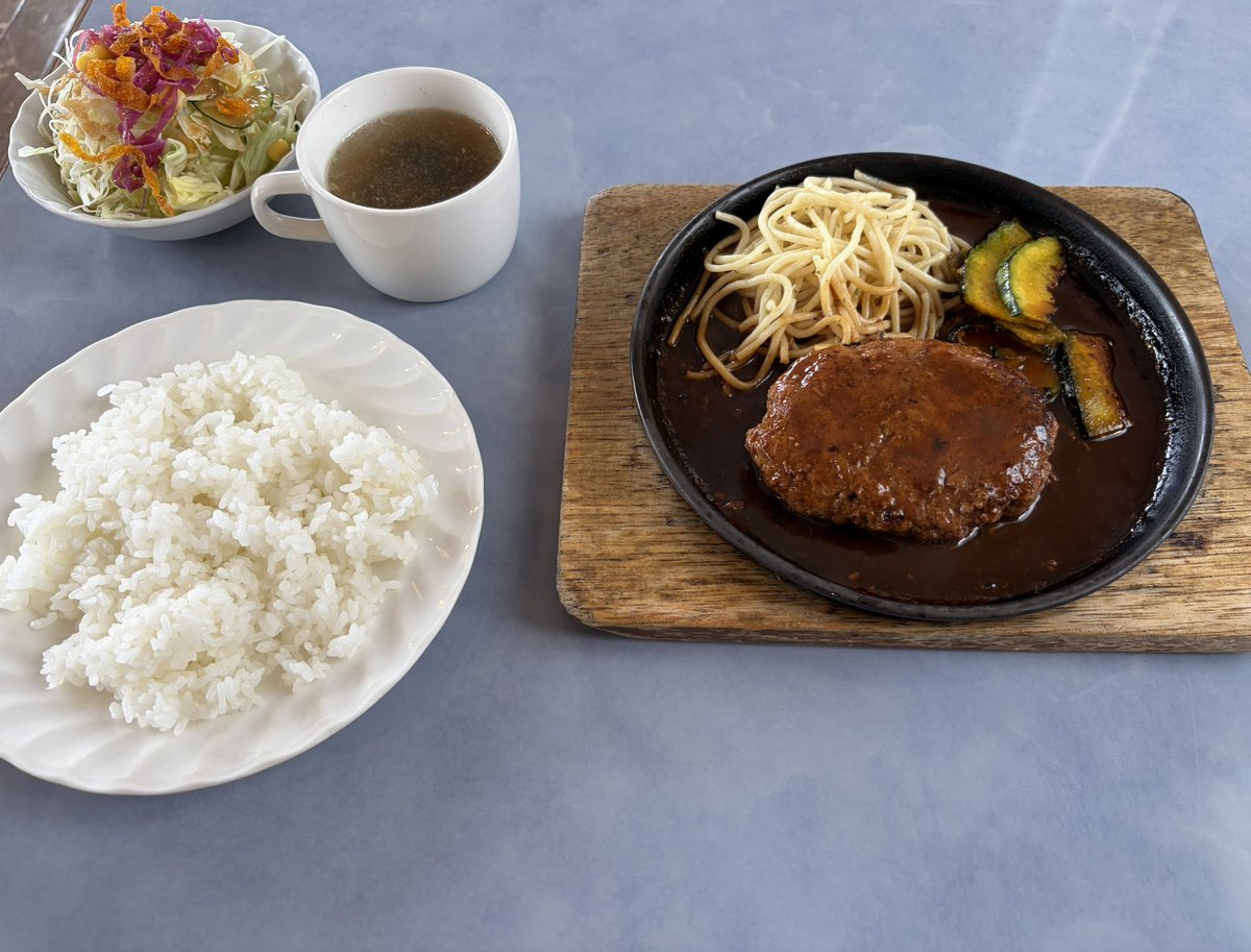 sienmatu's tweet photo. 上田市
レストラン　ニコニコ亭
ハンバーグ
ライス https://t.co/LCU0JNZHwN
