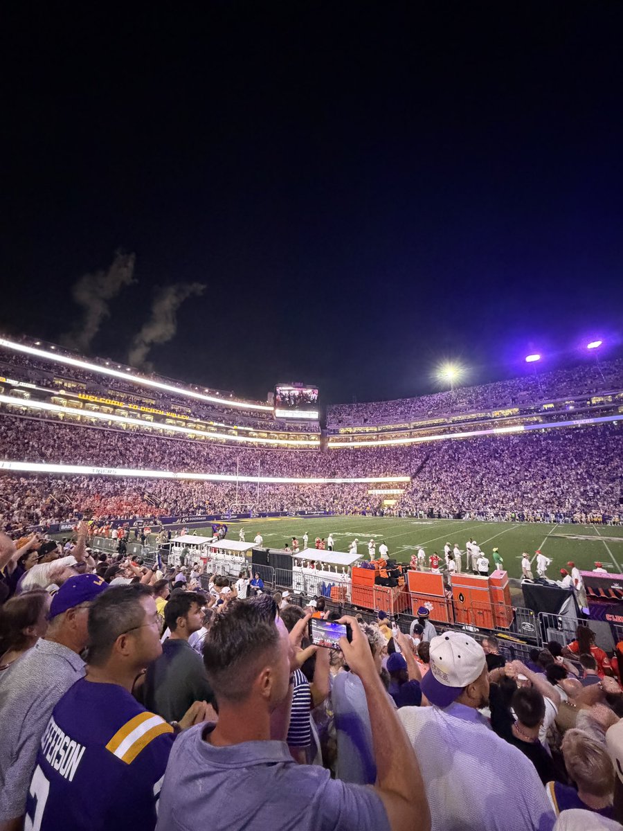 IcyVert's tweet photo. I think I can confidently say Tiger Stadium was the single loudest environment I’ve ever been in https://t.co/jO7K6Rwg3y