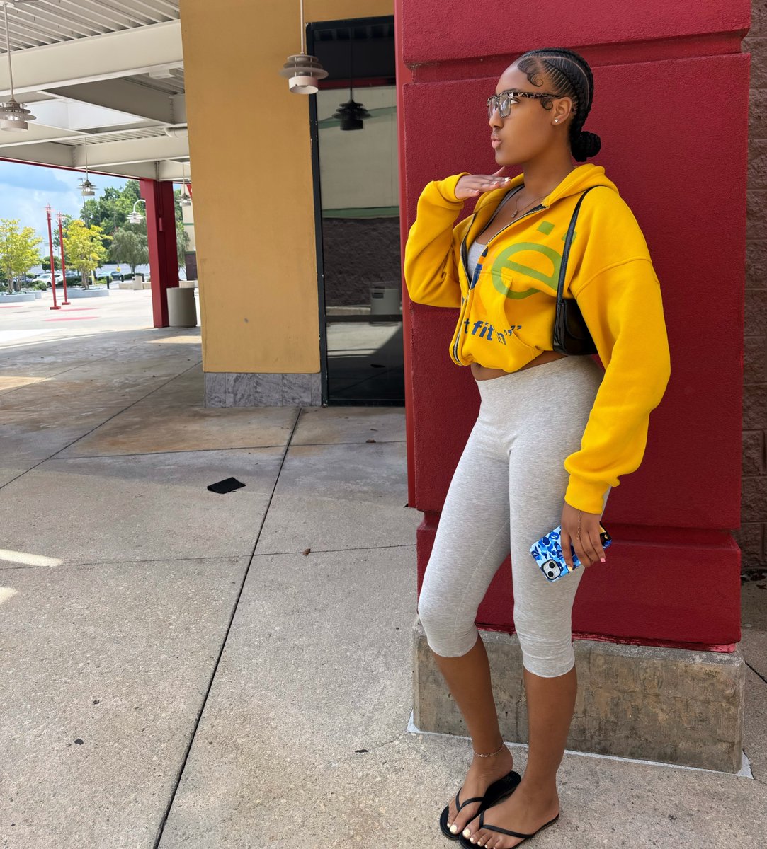 EstrellitasC's tweet photo. CLIENT CAM
Large Stitch Braids. Hair included with every style. August bookings are now open in East Point, GA. Text 404-542-2993 with questions. Thank you for the support. https://t.co/aiuNzWpVxX