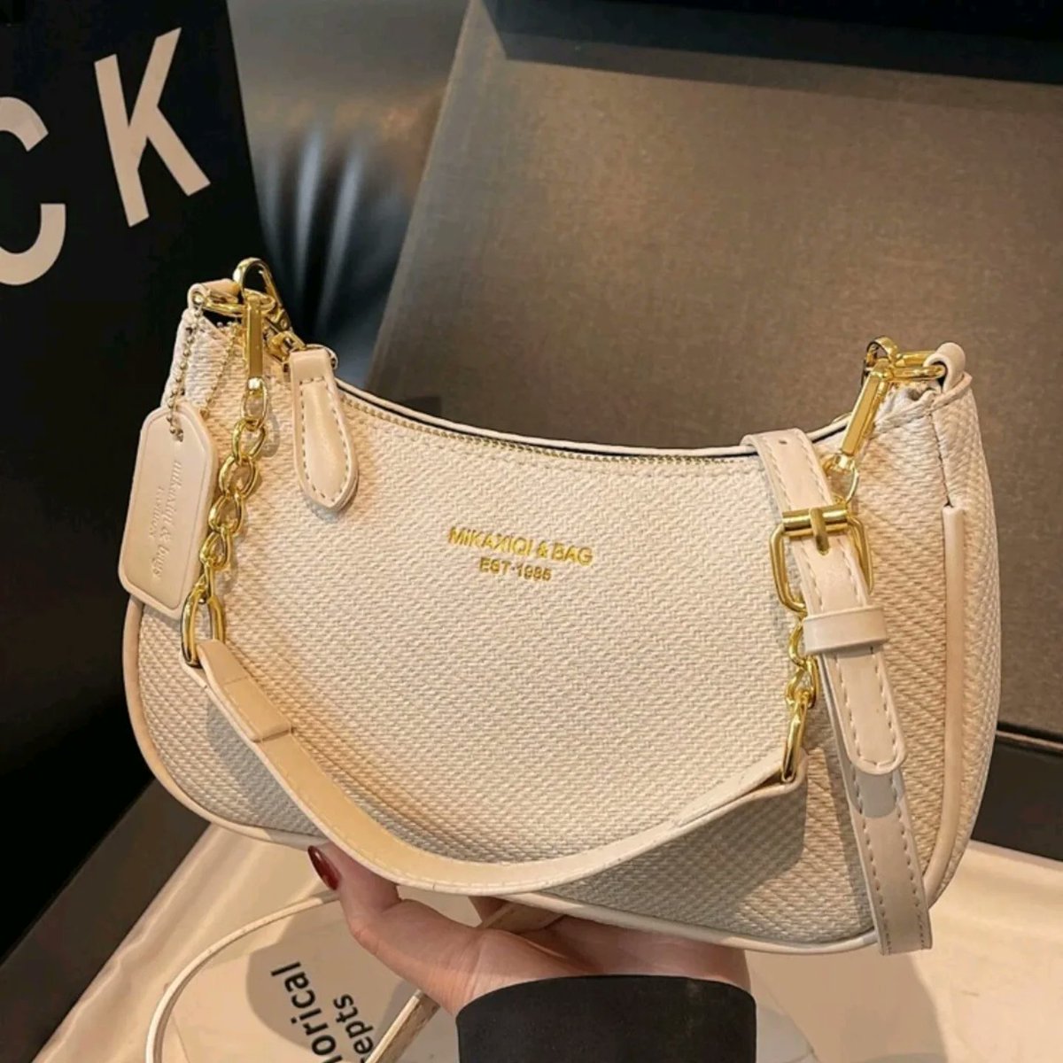 JenniferHyi56k's tweet photo. Bolso Luna vendido. Súper lindo, práctico y ligero. https://t.co/7rbtfkSr5h