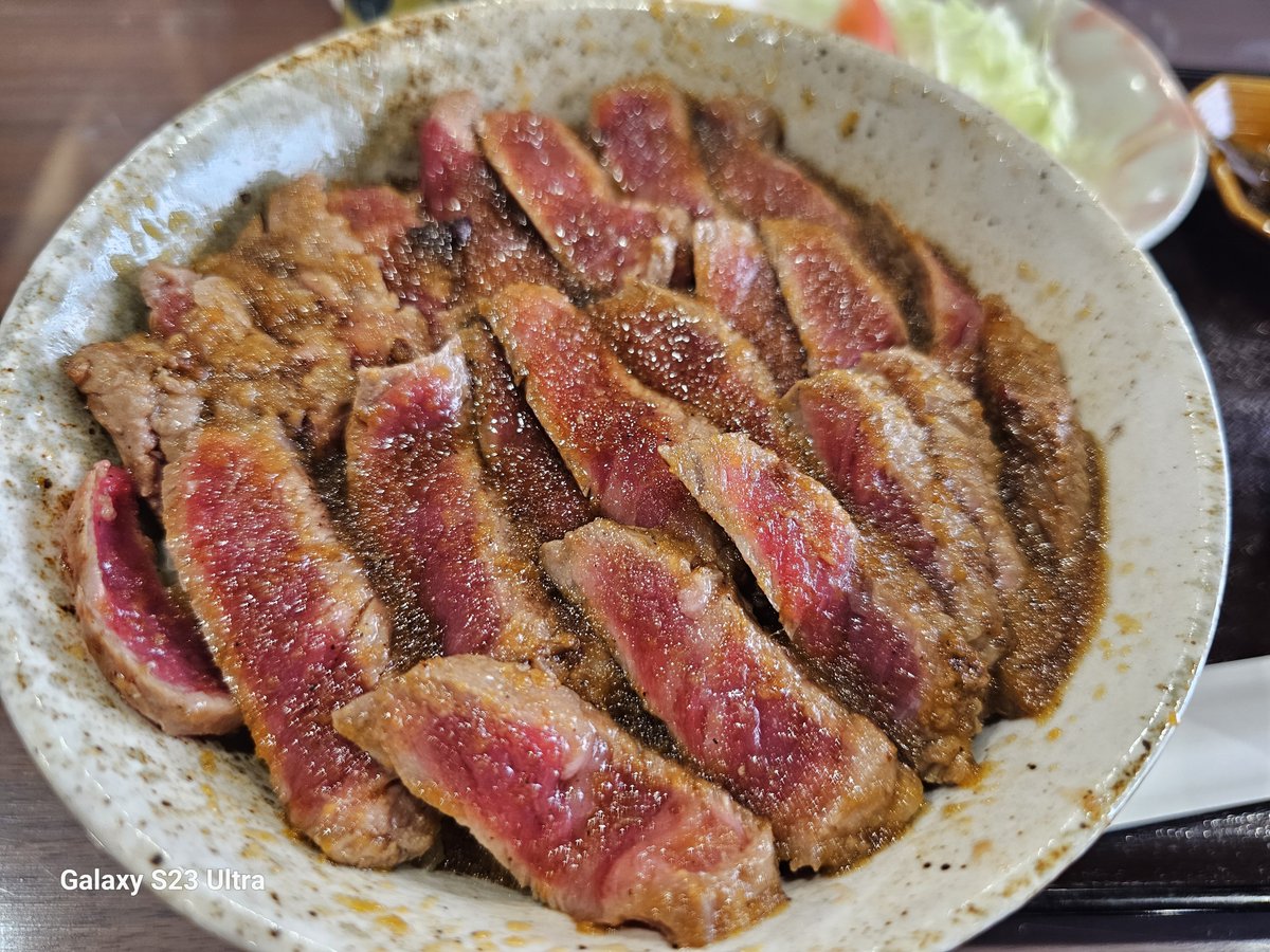 okarin0316's tweet photo. ながどてさんのステーキ丼
ようやく食べれた😊 https://t.co/sOhq4mlrtP