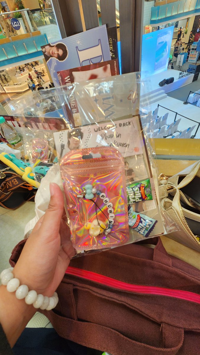 dzlfitrh's tweet photo. Thanks for all the freebies so cute!! 😍 🥰 https://t.co/lqZ6TCEli3