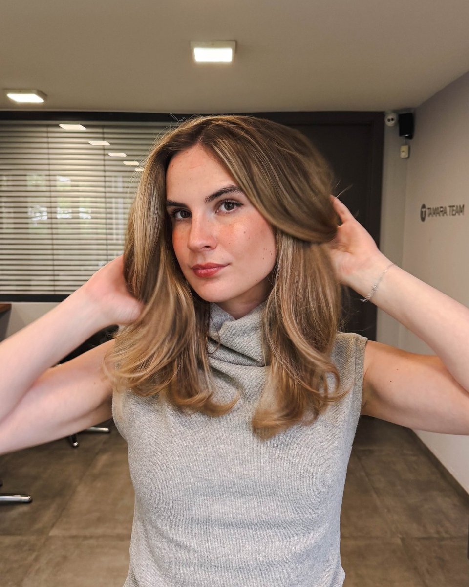 assoonn's tweet photo. Old money balayage zahteva natančno sekcioniranje, nežne babylight pramene, kontrolirano svetljenje in root shadow za brezhiben prehod. Končni rezultat: naraven, luksuzen videz z minimalnim vzdrževanjem. https://t.co/Syuhpk3myL