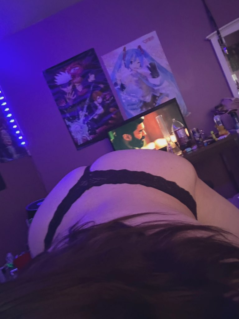 iluvbitemarks's tweet photo. ⋆. 𐙚˚࿔ nsfw intro 𝜗𝜚˚⋆
❤︎ 21
❤︎ she/her
❤︎ bisexual 
❤︎ stoner princess ݁ ˖Ი𐑼⋆
❤︎ seller
❤︎ switch (mainly submissive)
❤︎ 110% brat 
❤︎ pics &amp; videos are me unless it’s a repost! 

♡ &amp; ⤿ to be moots! https://t.co/ZtMGsXnXxB