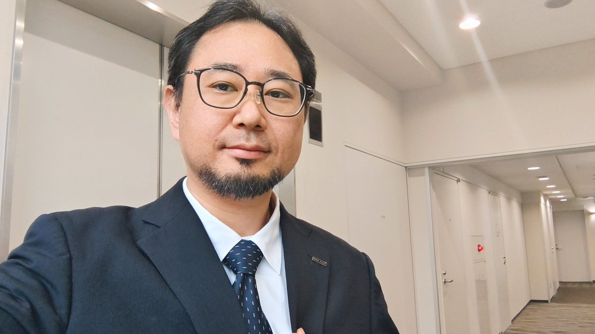brewer_abe's tweet photo. 今日はグループ全社の会合に来ています。スーツ着る機会が少ないから、着るたびに「慣れないなぁ〜」と思いますね。慣れたいわけでもないんですけど。 https://t.co/8DqxRYWn3x