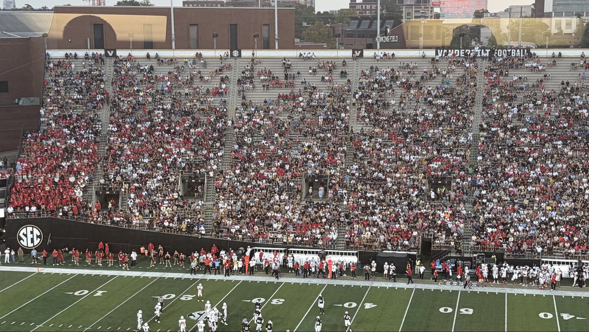 Jordan_Harmon12's tweet photo. Additionally a HUGE thank you to Govs Nation for showing up big tonight in Nashville! We are better because of YOU! https://t.co/aJ3xRiEYjf