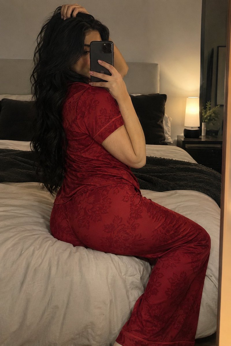 LamarTarot's tweet photo. صباح الفل 
هل انا جميلة اعطني رايك بكل صدق 🌹❤️😍 https://t.co/5aAAL8D9kt