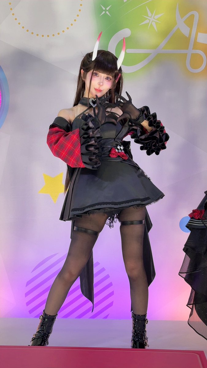 ma04ru's tweet photo. 能代(μ兵装)
楪くれはさん(@_vouyu_
2日目もめっちゃ可愛い！お顔も衣装も素敵なんですがストッキング越しの美脚が神すぎる😇
#アズレンMUSI9FES https://t.co/rJWhB2jVjv