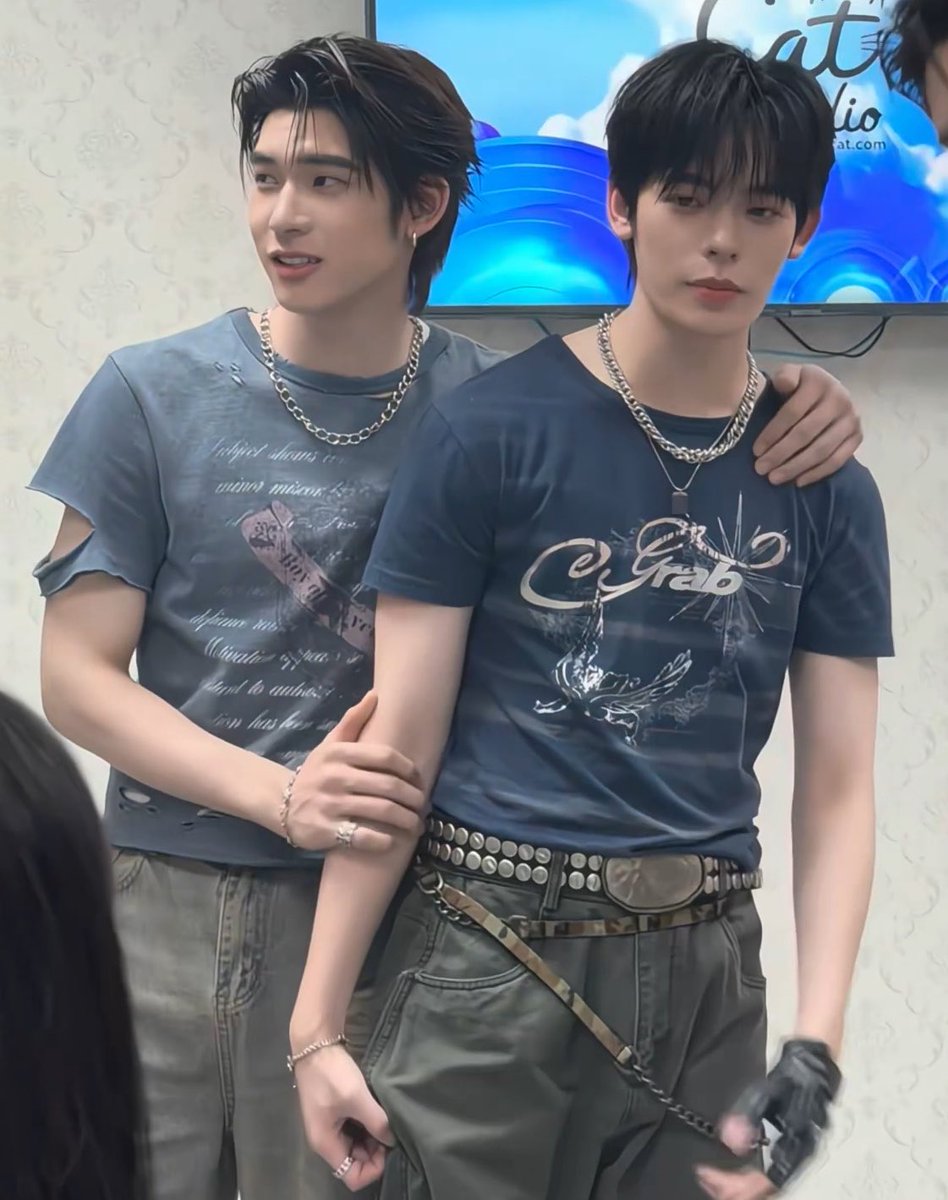 jeebibbib's tweet photo. ตี๋ใช้ครีมไรอะเนียนจัง https://t.co/7J2zsWVo2D