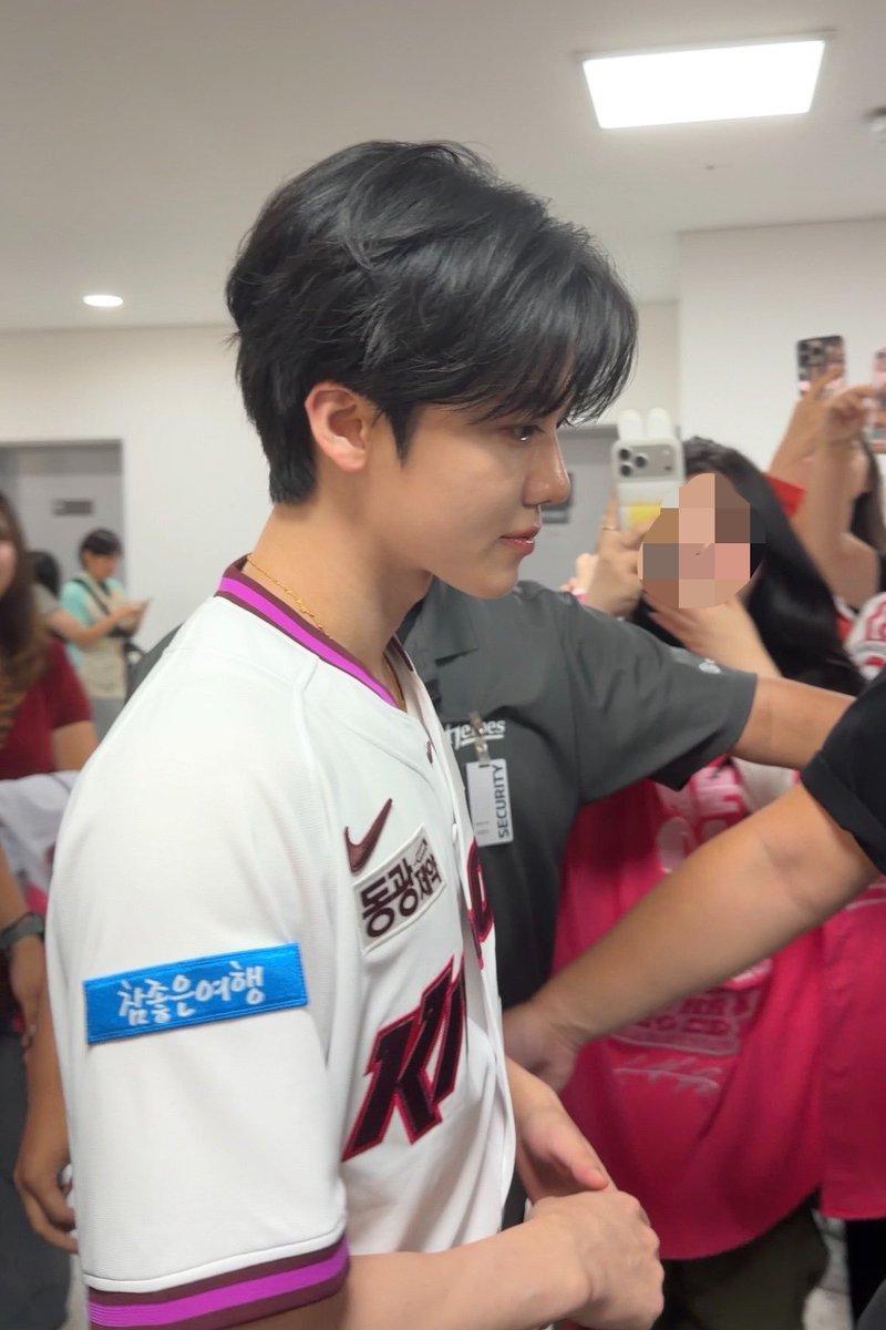 g_eneglaer's tweet photo. มหกรรมที่ทุกคนมาลงอวดน้องแจมกล้องสดกัน ละดูดีมากเจอแฟลชไม่เจอแฟลชแต่กริบทุกรูป สิ่งที่คนชมเป็นเสียงกันคือผิวดีม๊ากกกกกกกก 

JAEMIN FIRST PITCH
#JAEMINxKiwoomHeroes
#재민아_힘껏_던져봐 https://t.co/AjZTrtXmH2
